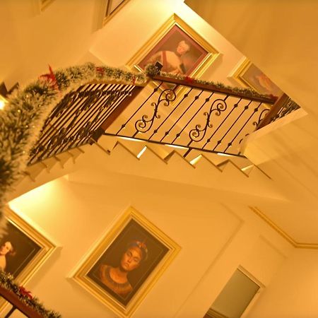 Negombo New Queen's Palace Buitenkant foto