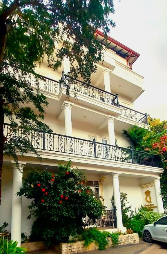 Negombo New Queen's Palace Buitenkant foto