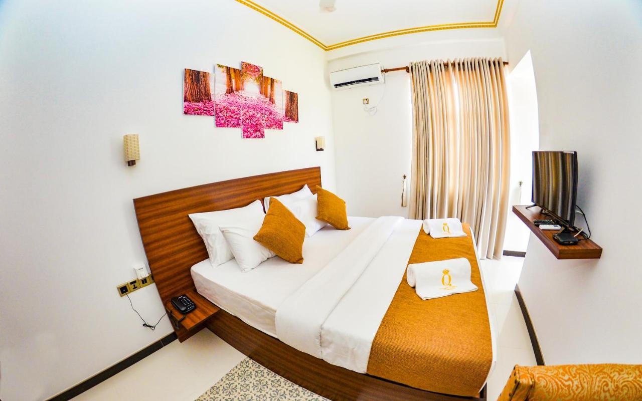 Negombo New Queen's Palace Buitenkant foto